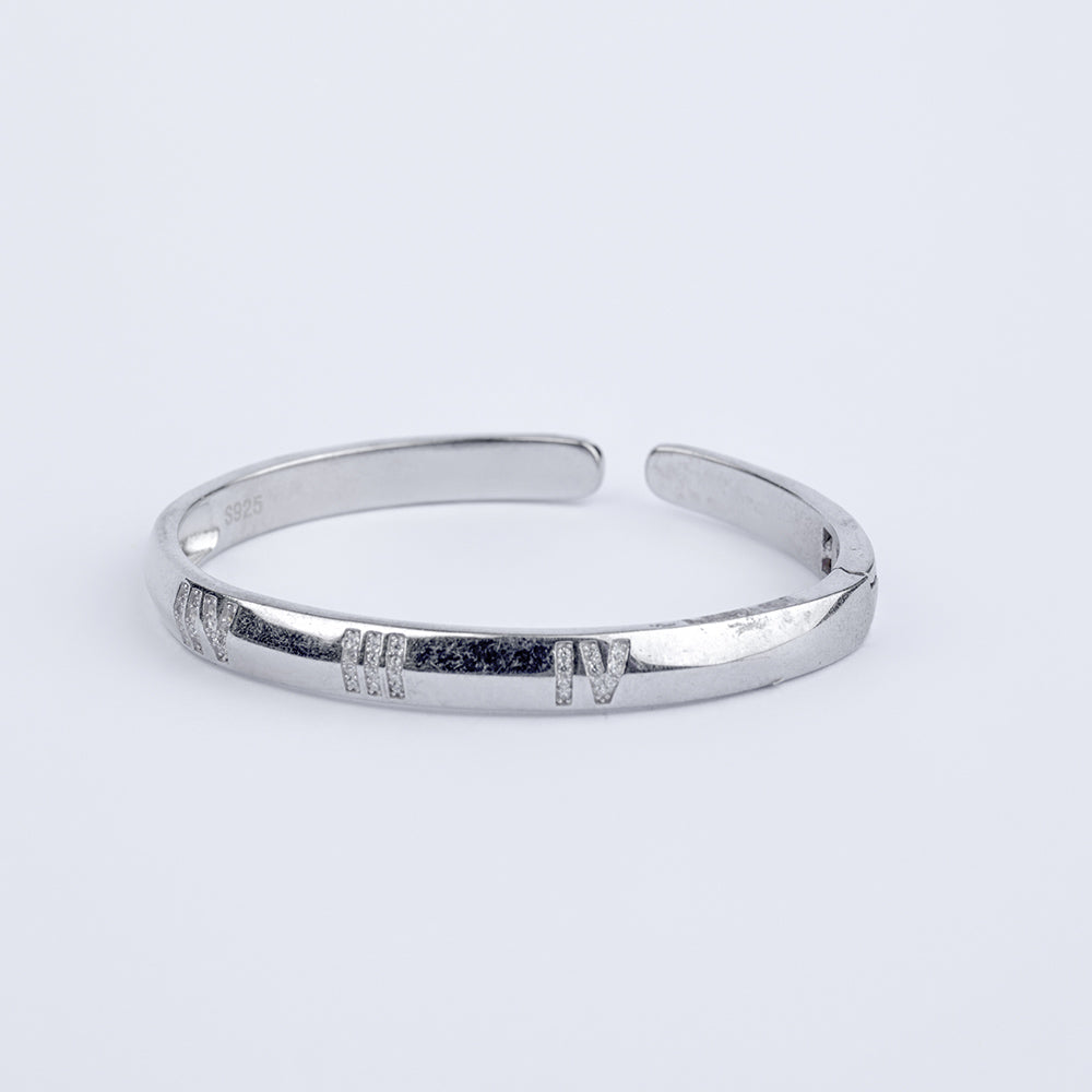 Small Diamond Strap Bracelet